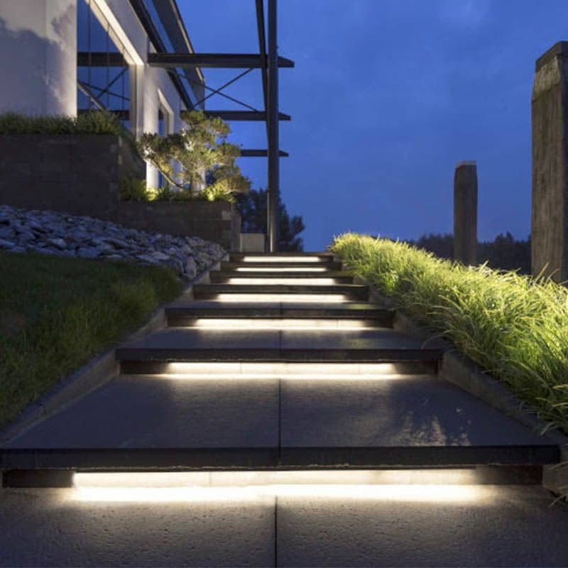 Hyve hyde 550 black In-Lite opbouwlampen-2