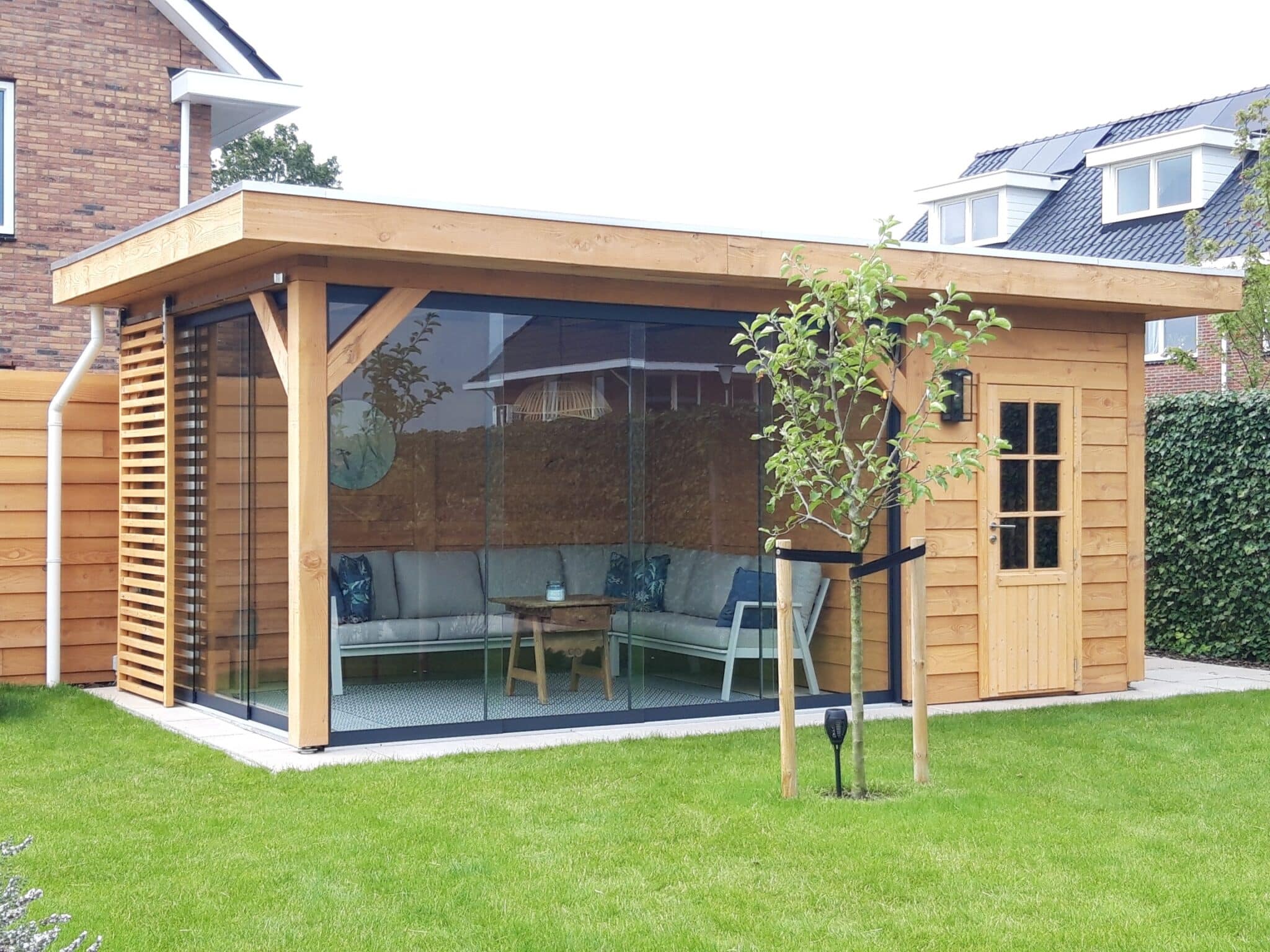 plat dak overkapping 6x3 met schuur