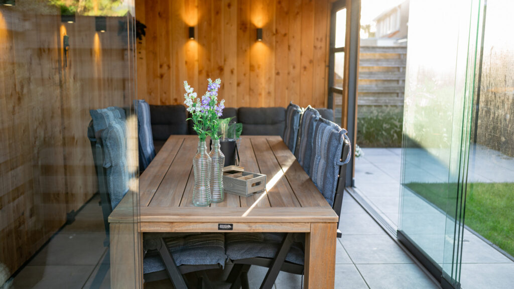 Douglas plat dak met schuur 700x300cm Genemuiden