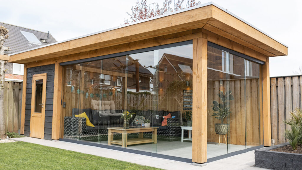 Plat dak met glazen schuifwanden 600x300cm type 'Michiel’