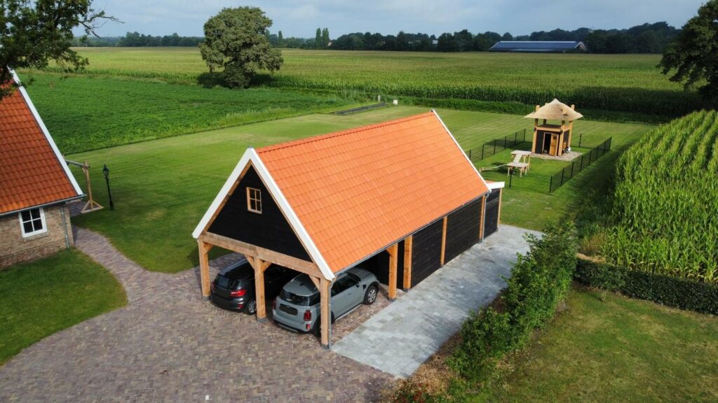 Zadeldak met schuur & carport 1200x600cm