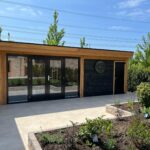 Moderne L-vorm overkapping