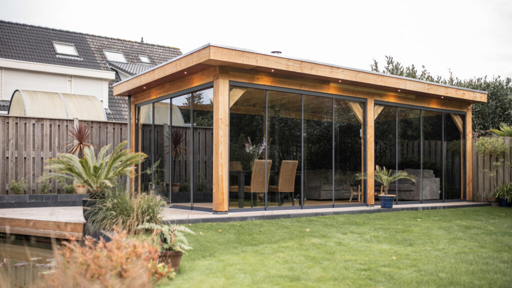 Luxe overkapping met glazen schuifwanden 800×400cm type 'Robert'