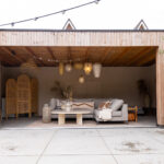 Douglas overkapping met schuur en rhombus planken 1200×350cm ’type Marjolein Bouhuijzen’