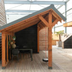 Twentse kapschuur uit de showroom met schommel